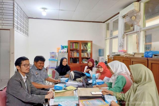 Kantor Wilayah Kementerian Hukum Sumatera Barat melaksanakan Kegiatan Inventarisasi Kekayaan Intelektual pada Koleksi Museum Adityawarman.